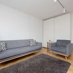 公寓 Spacious In With 3 Rooms, Desk And Bathtub By Renters 华沙