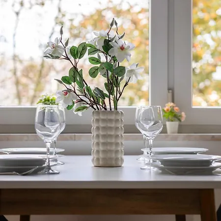 Spacious In With 3 Rooms, Desk And Bathtub By Renters * Варшава