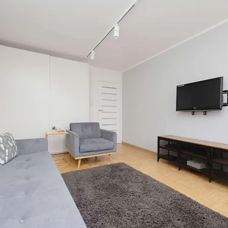 Apartamento Spacious In With 3 Rooms, Desk And Bathtub By Renters *