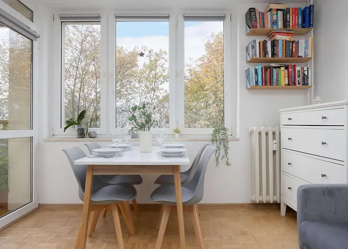 Διαμέρισμα Spacious In With 3 Rooms, Desk And Bathtub By Renters *