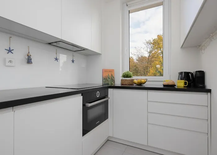 Spacious In With 3 Rooms, Desk And Bathtub By Renters Διαμέρισμα Βαρσοβία