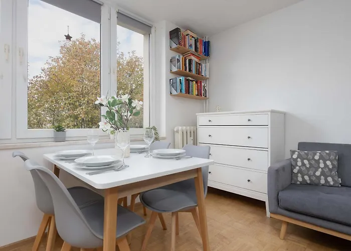 Διαμέρισμα Spacious In With 3 Rooms, Desk And Bathtub By Renters