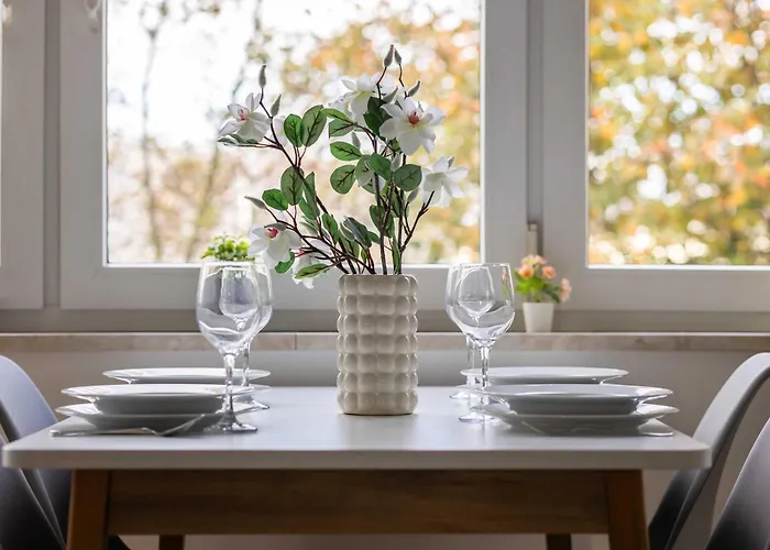 Spacious In With 3 Rooms, Desk And Bathtub By Renters * Βαρσοβία