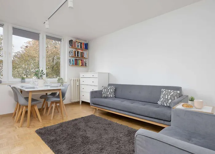 Διαμέρισμα Spacious In With 3 Rooms, Desk And Bathtub By Renters