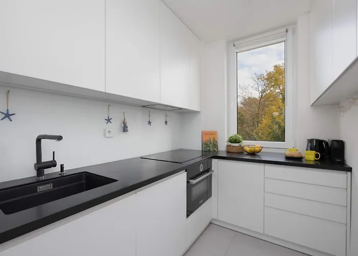 Διαμέρισμα Spacious In With 3 Rooms, Desk And Bathtub By Renters Βαρσοβία