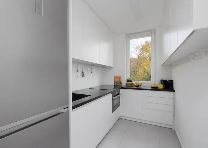 Spacious In With 3 Rooms, Desk And Bathtub By Renters Διαμέρισμα *